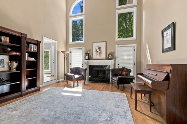 915 Briarwood Crst, Nashville, TN 37221