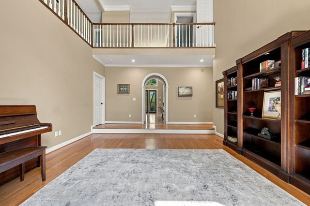 915 Briarwood Crst, Nashville, TN 37221
