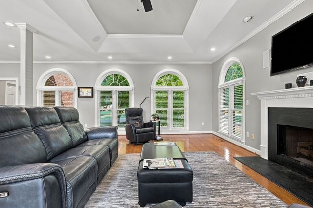 915 Briarwood Crst, Nashville, TN 37221