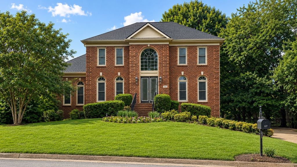 915 Briarwood Crst, Nashville, TN 37221