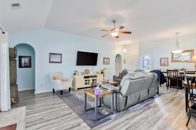 334 Southern Breezes Circle, Murrells Inlet, SC 29576