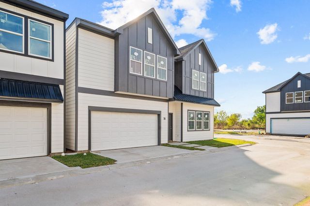 6702 Metro Blvd 18, Houston, TX 77083