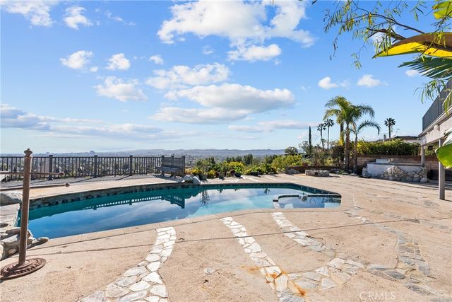 6758 Julie, West Hills, CA 91307