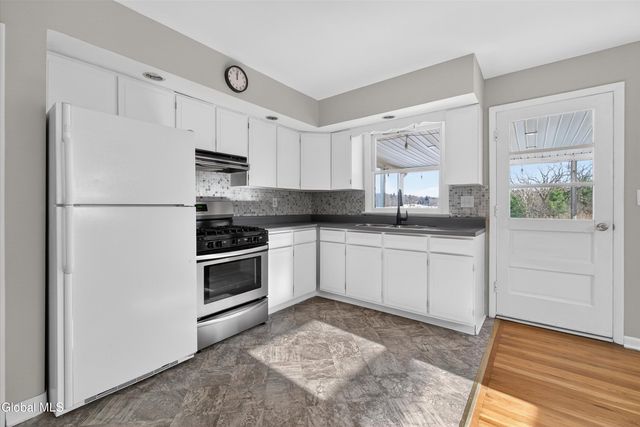 733 Hudson River Road, Halfmoon, NY 12118