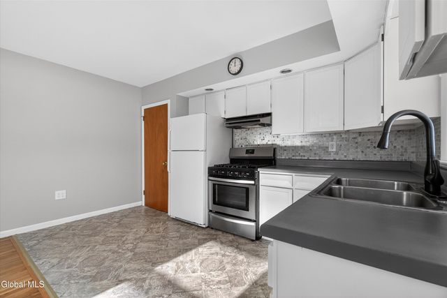 733 Hudson River Road, Halfmoon, NY 12118