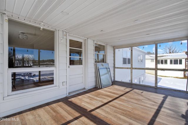 733 Hudson River Road, Halfmoon, NY 12118