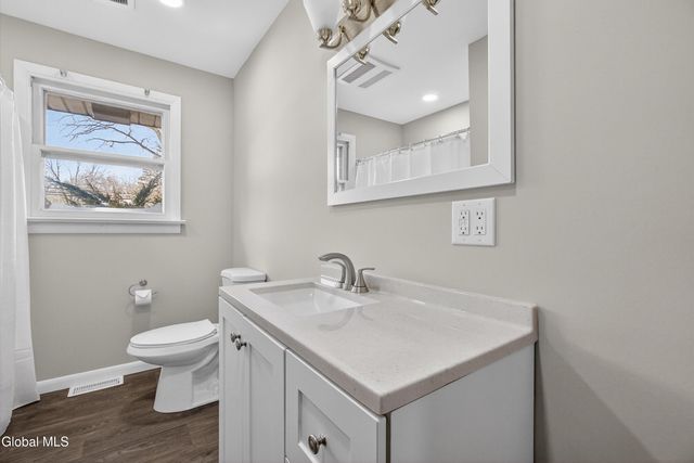 733 Hudson River Road, Halfmoon, NY 12118