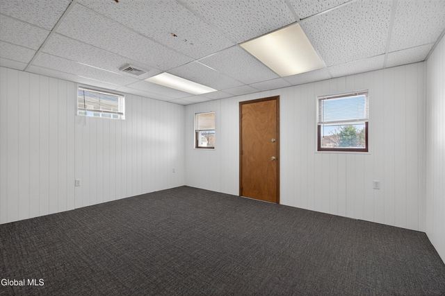 733 Hudson River Road, Halfmoon, NY 12118