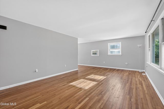 733 Hudson River Road, Halfmoon, NY 12118