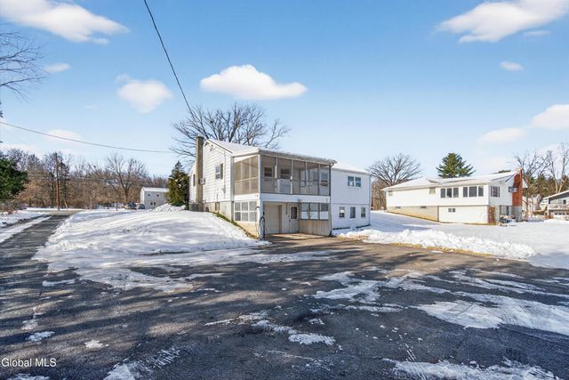 733 Hudson River Road, Halfmoon, NY 12118