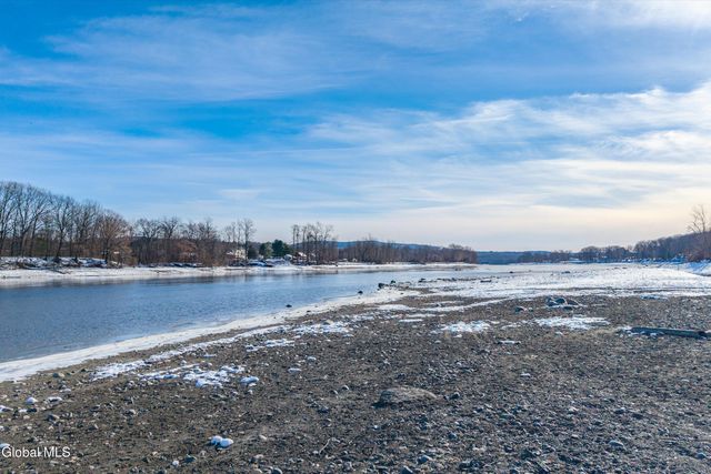 733 Hudson River Road, Halfmoon, NY 12118