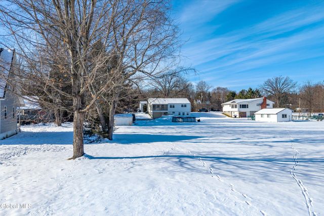 733 Hudson River Road, Halfmoon, NY 12118