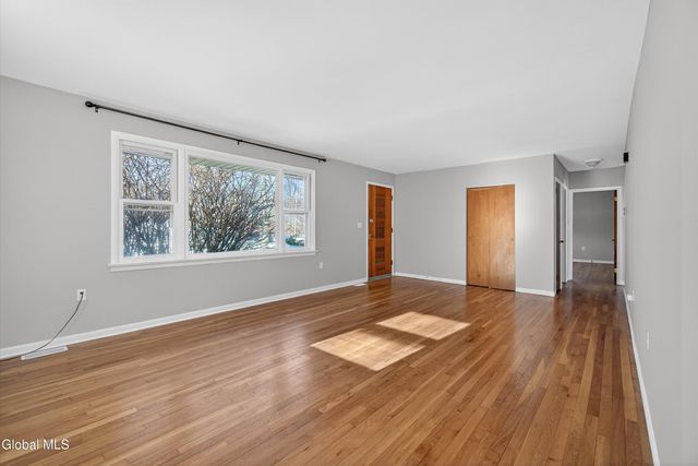 733 Hudson River Road, Halfmoon, NY 12118