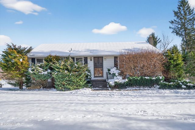 733 Hudson River Road, Halfmoon, NY 12118