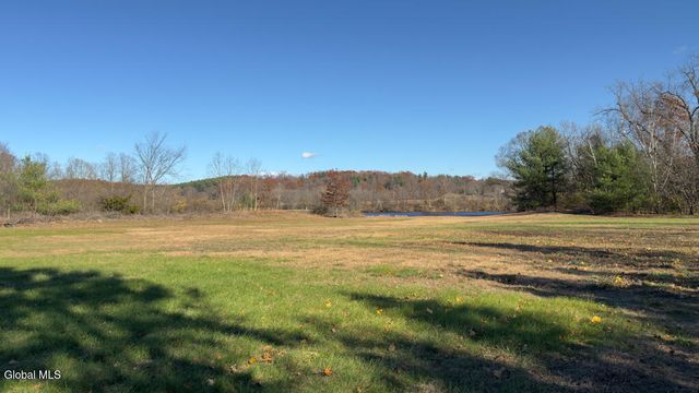 733 Hudson River Road, Halfmoon, NY 12118