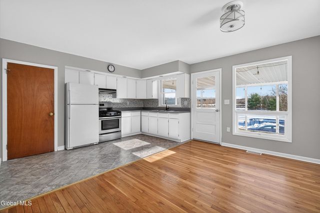 733 Hudson River Road, Halfmoon, NY 12118