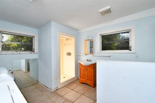 3381 Edgewood Ave., Fort Myers, FL 33916