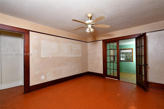 3381 Edgewood Ave., Fort Myers, FL 33916
