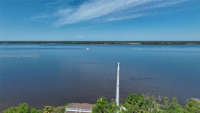 3381 Edgewood Ave., Fort Myers, FL 33916