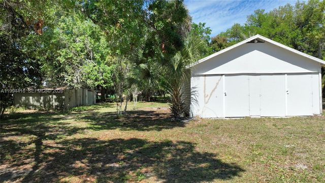 3381 Edgewood Ave., Fort Myers, FL 33916