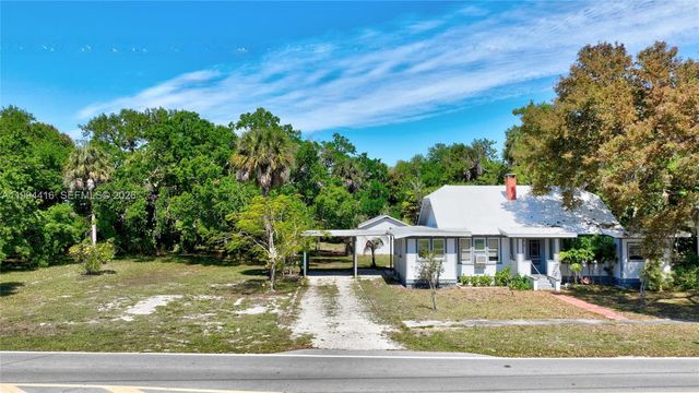 3381 Edgewood Ave., Fort Myers, FL 33916