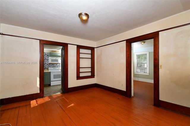 3381 Edgewood Ave., Fort Myers, FL 33916