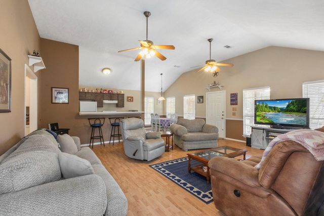 701 Birch Forest, Somerville, TX 77879