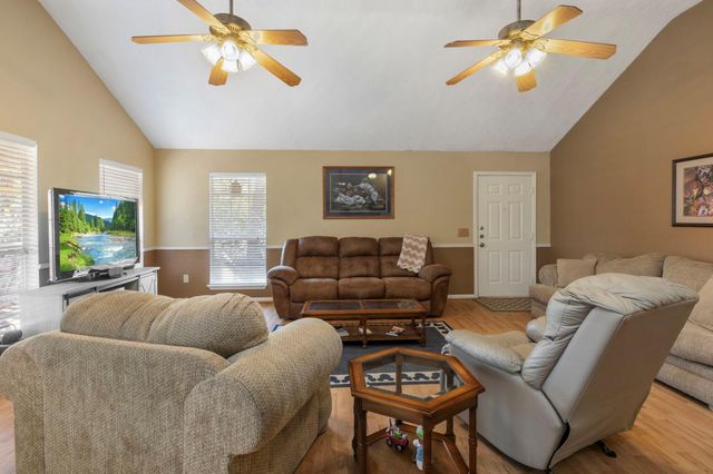 701 Birch Forest, Somerville, TX 77879