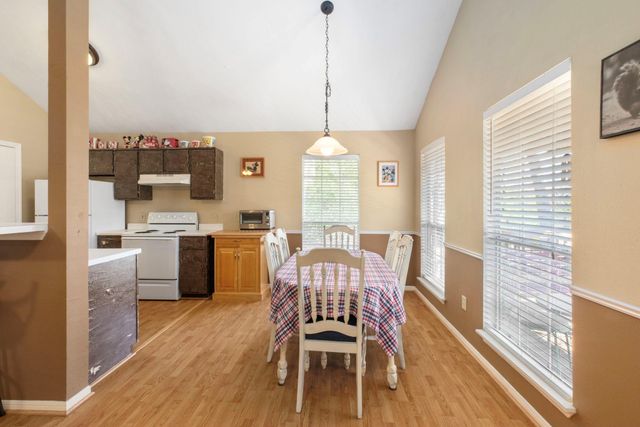 701 Birch Forest, Somerville, TX 77879