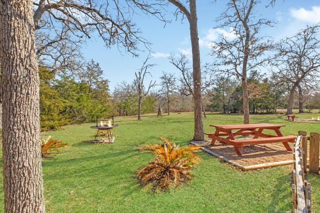 701 Birch Forest, Somerville, TX 77879