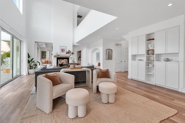 1642 ARLINGTON STREET, Sarasota, FL 34239