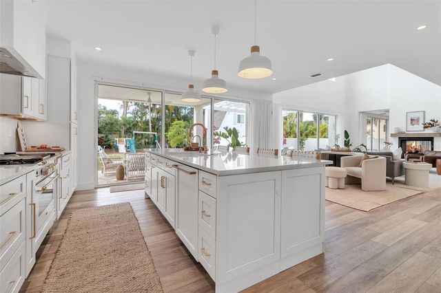 1642 ARLINGTON STREET, Sarasota, FL 34239