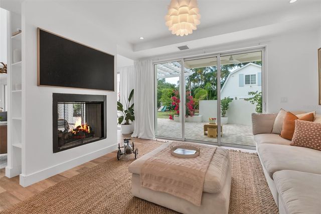 1642 ARLINGTON STREET, Sarasota, FL 34239