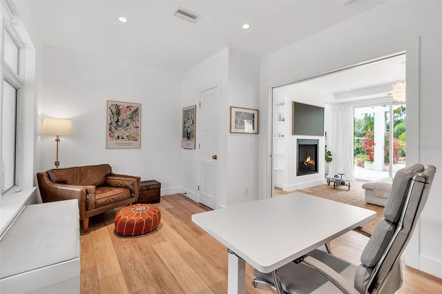 1642 ARLINGTON STREET, Sarasota, FL 34239