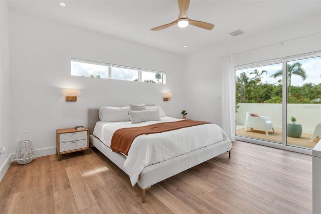 1642 ARLINGTON STREET, Sarasota, FL 34239