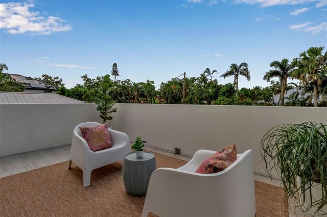 1642 ARLINGTON STREET, Sarasota, FL 34239