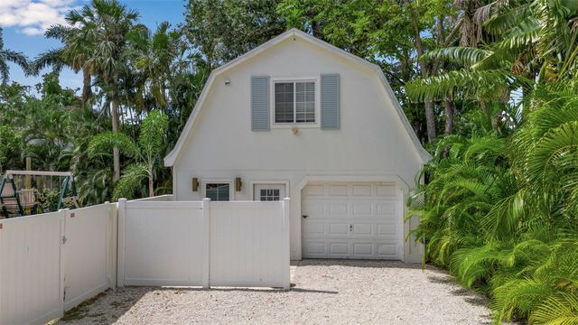 1642 ARLINGTON STREET, Sarasota, FL 34239