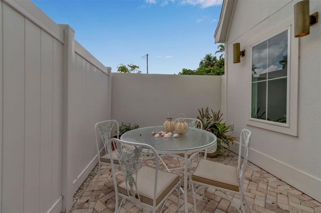 1642 ARLINGTON STREET, Sarasota, FL 34239