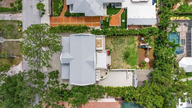 1642 ARLINGTON STREET, Sarasota, FL 34239