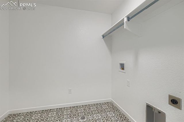 8441 W Dines Boulevard, Colorado Springs, CO 80908