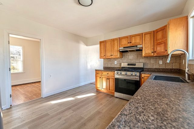 64-R Hazard St, New Bedford, MA 02740