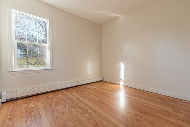 64-R Hazard St, New Bedford, MA 02740