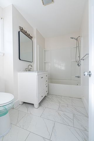 64-R Hazard St, New Bedford, MA 02740