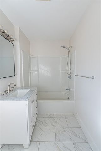 64-R Hazard St, New Bedford, MA 02740