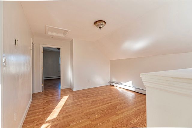 64-R Hazard St, New Bedford, MA 02740