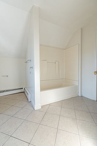 64-R Hazard St, New Bedford, MA 02740