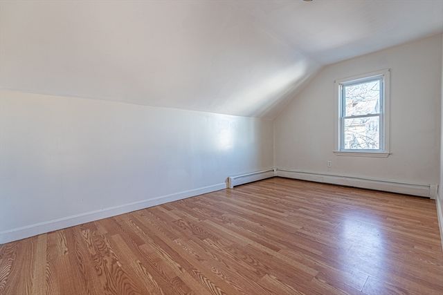 64-R Hazard St, New Bedford, MA 02740