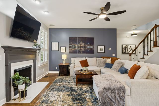 1054 Five Coves Trce, Gallatin, TN 37066