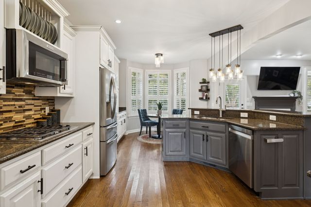 1054 Five Coves Trce, Gallatin, TN 37066