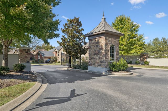 1054 Five Coves Trce, Gallatin, TN 37066